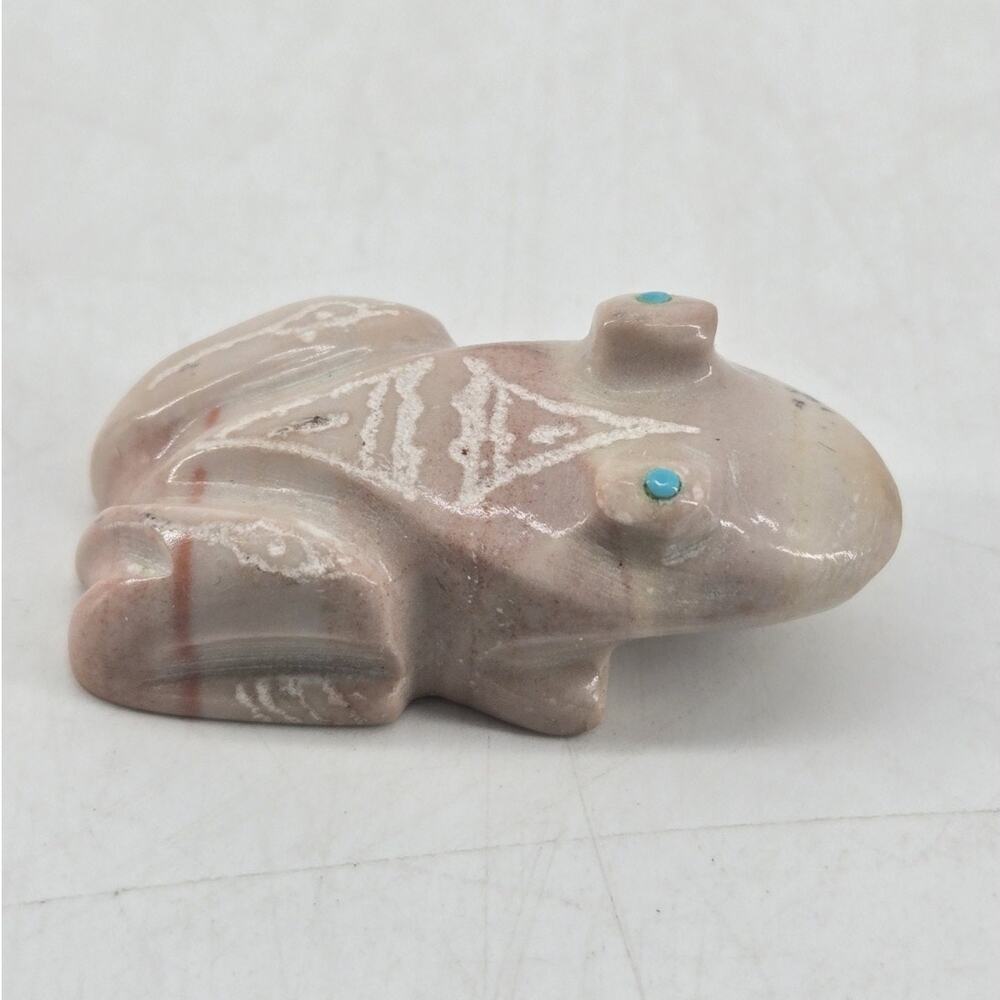 Mini Carved Stone Zuni Fetish Frog Toad Etched Turquoise Eyes By Adrian Cachini - Picture 5 of 12